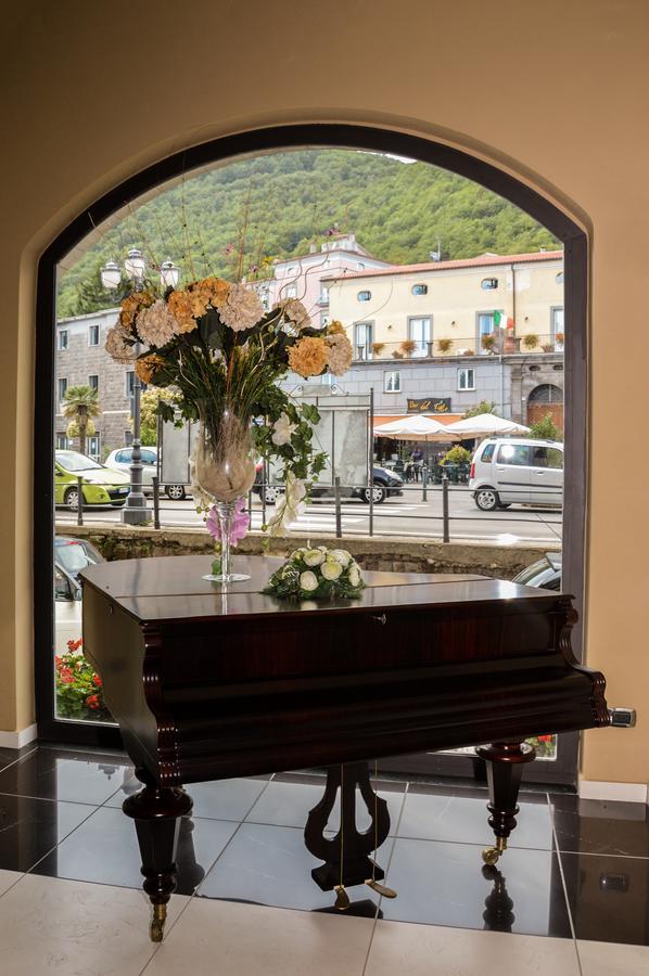 Roccamonfina Palace Hotel מראה חיצוני תמונה